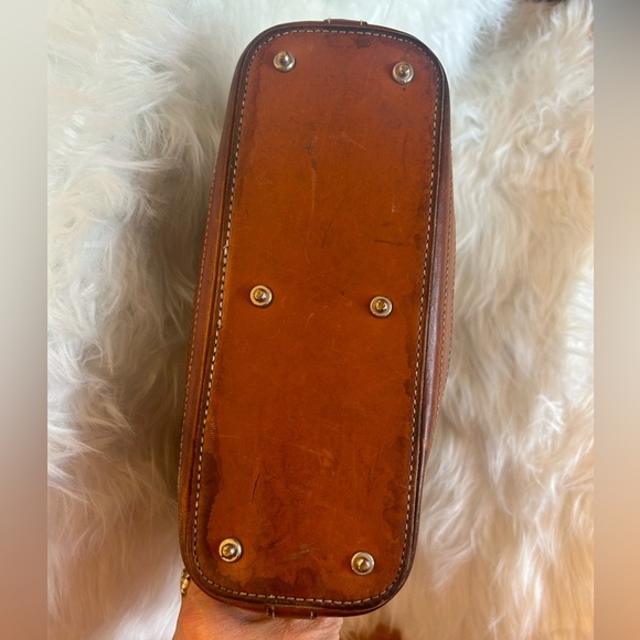 Dooney & Bourke Vintage Hobo Black and Tan Crossbody Shoulder Bag. F - Picture 4 of 12